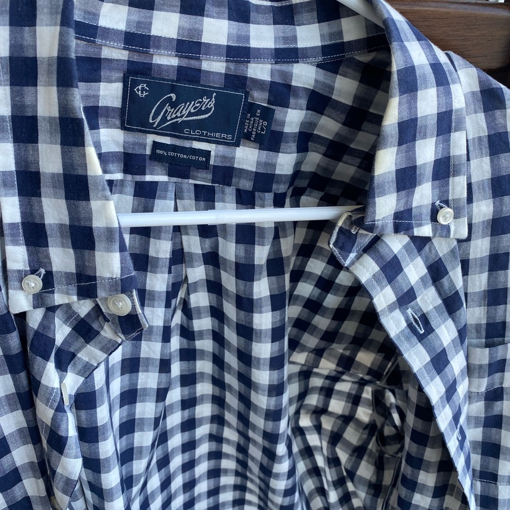 Grayers button-down shirt. Great fabric. Soft.